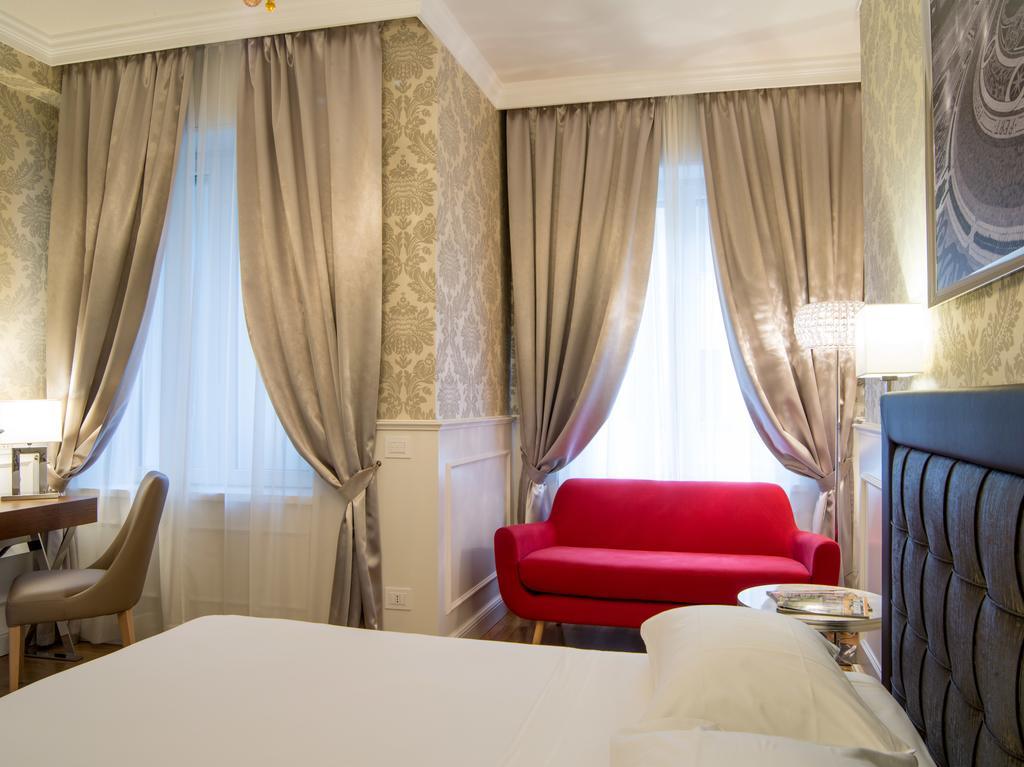 Duomo Rooms Milan Bagian luar foto