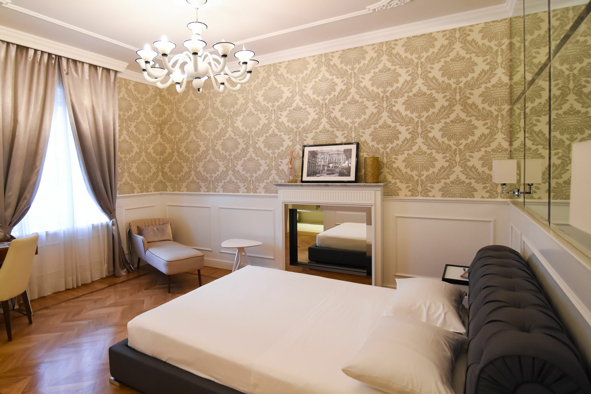 Duomo Rooms Milan Bagian luar foto