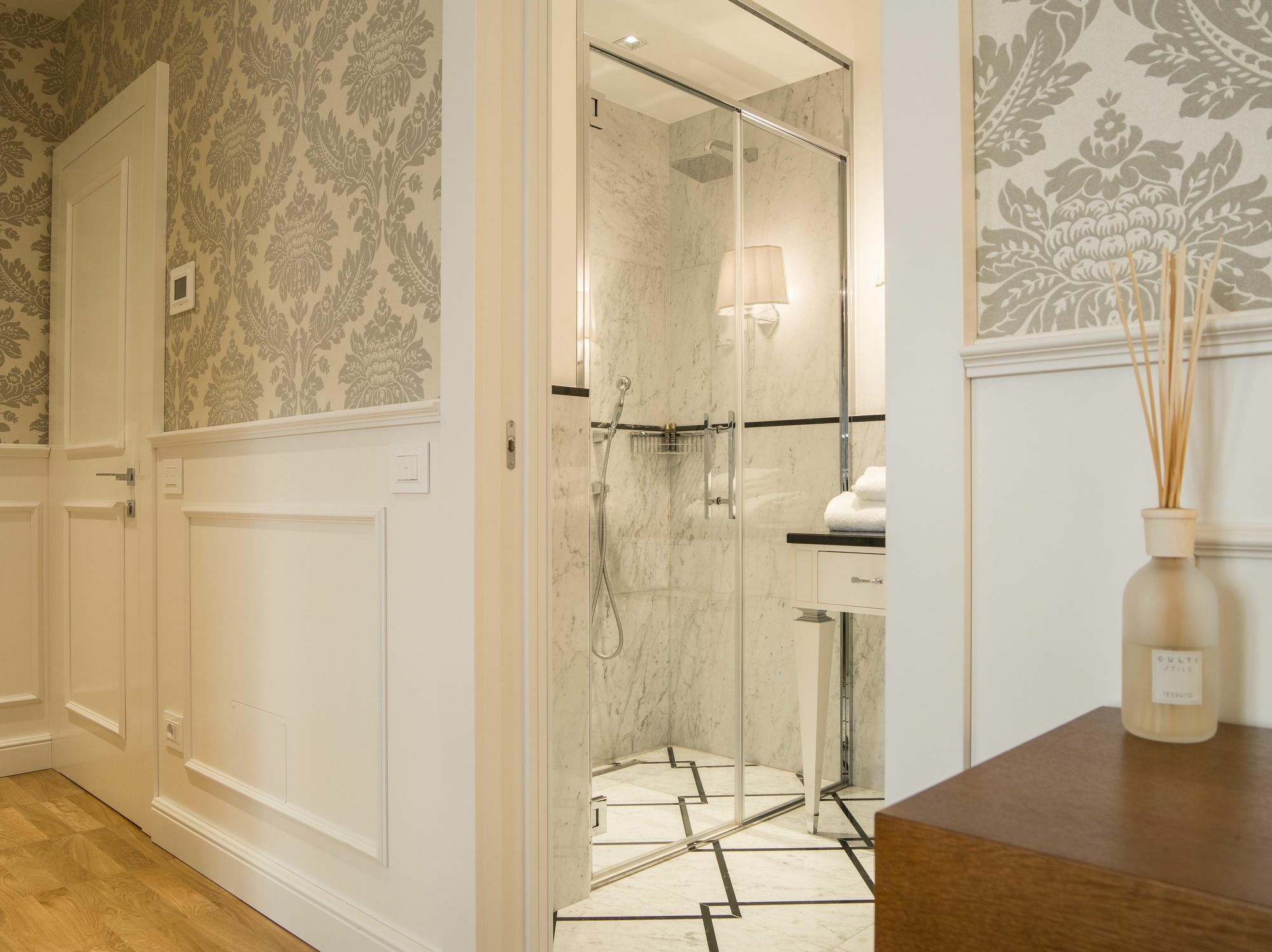Duomo Rooms Milan Bagian luar foto