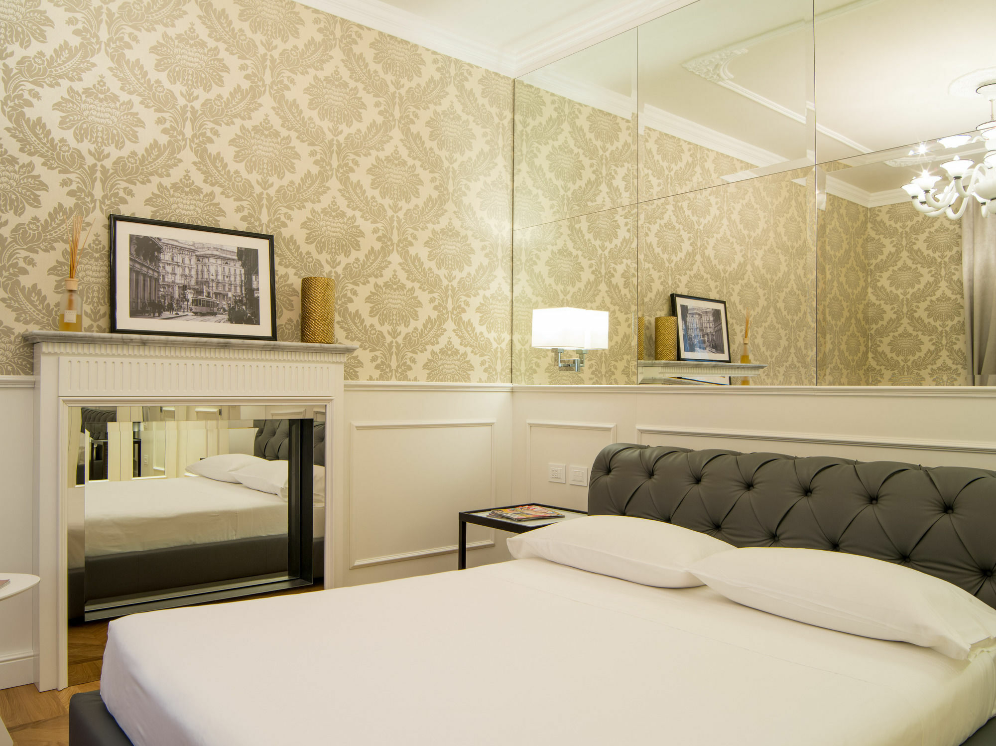 Duomo Rooms Milan Bagian luar foto