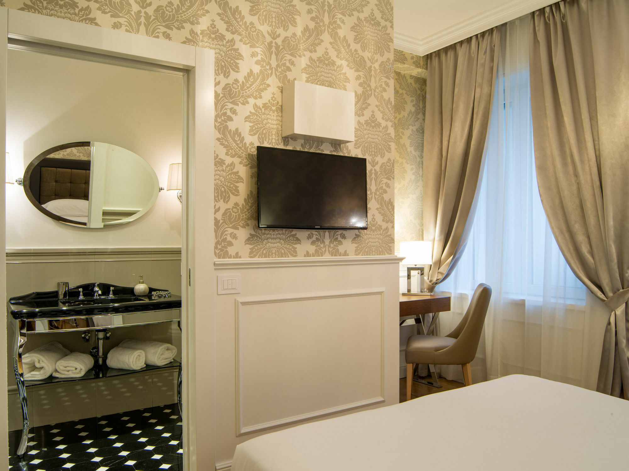 Duomo Rooms Milan Bagian luar foto