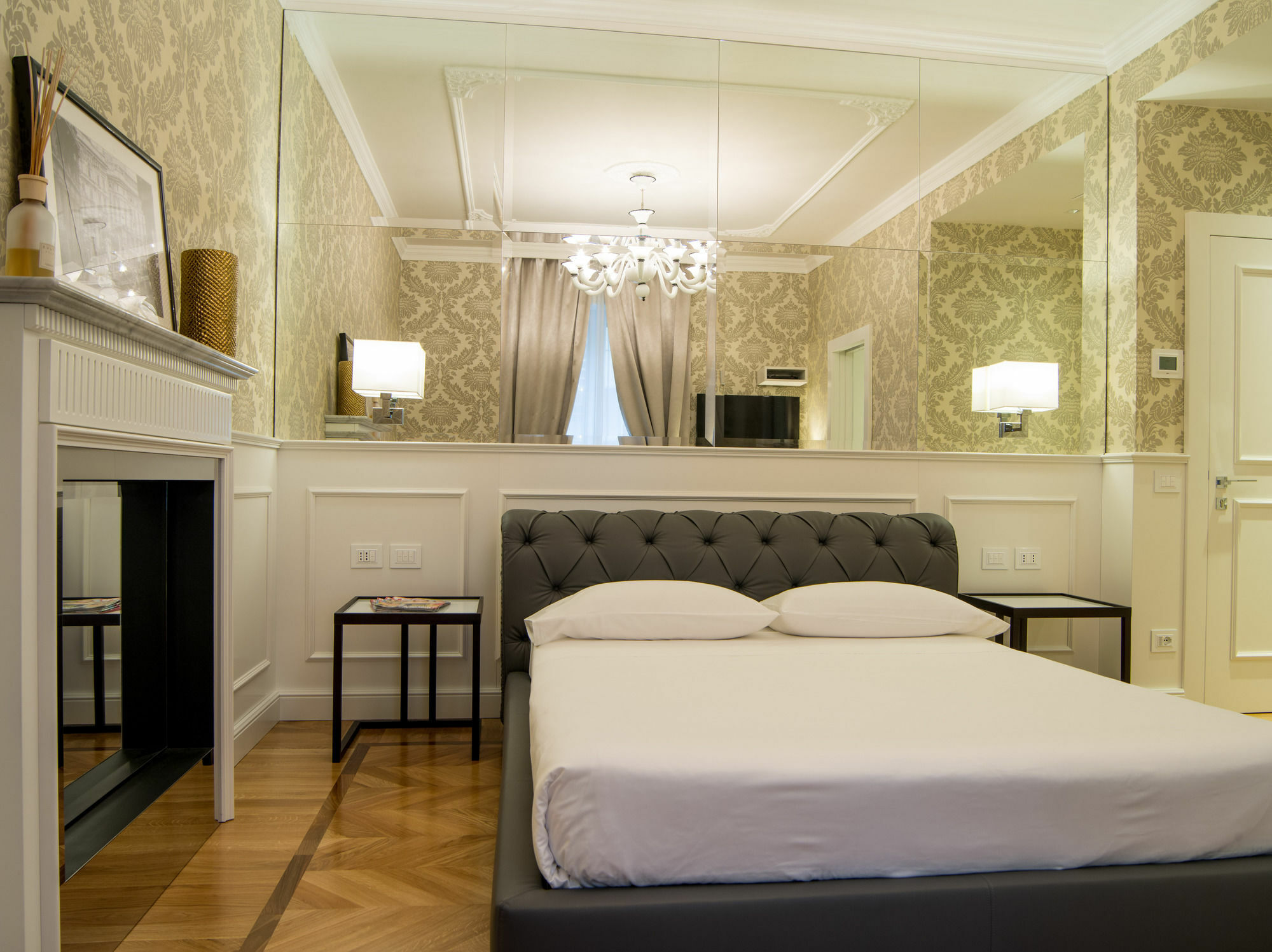 Duomo Rooms Milan Bagian luar foto