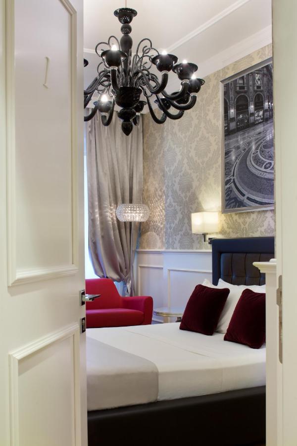 Duomo Rooms Milan Bagian luar foto
